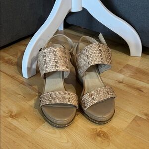 Sonoma Women's Tan Sandals